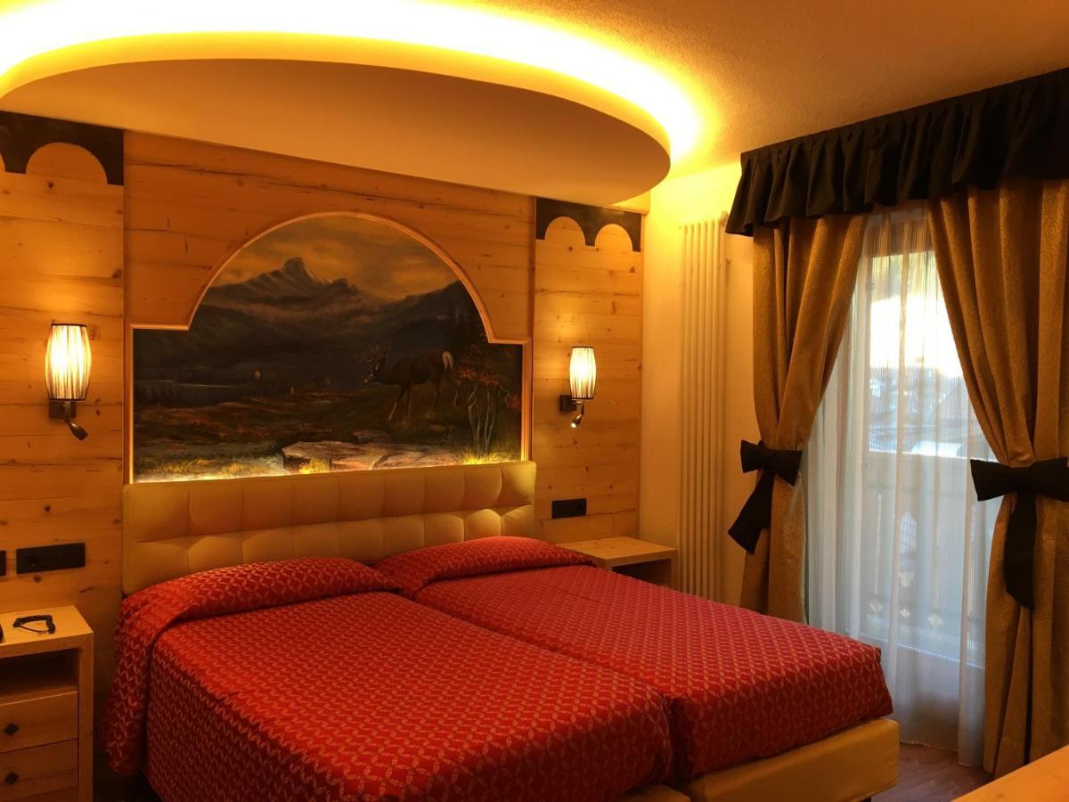 Hotel Laurino Pozza di Fassa Esterno foto