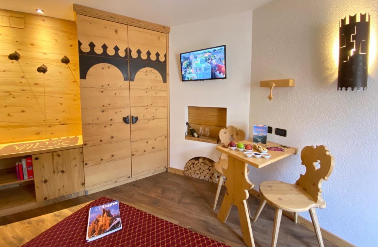 Hotel Laurino Pozza di Fassa Esterno foto