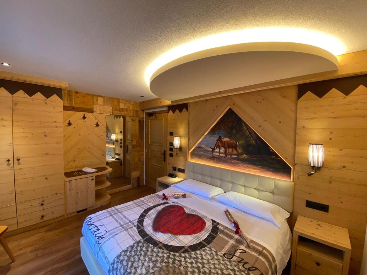 Hotel Laurino Pozza di Fassa Esterno foto