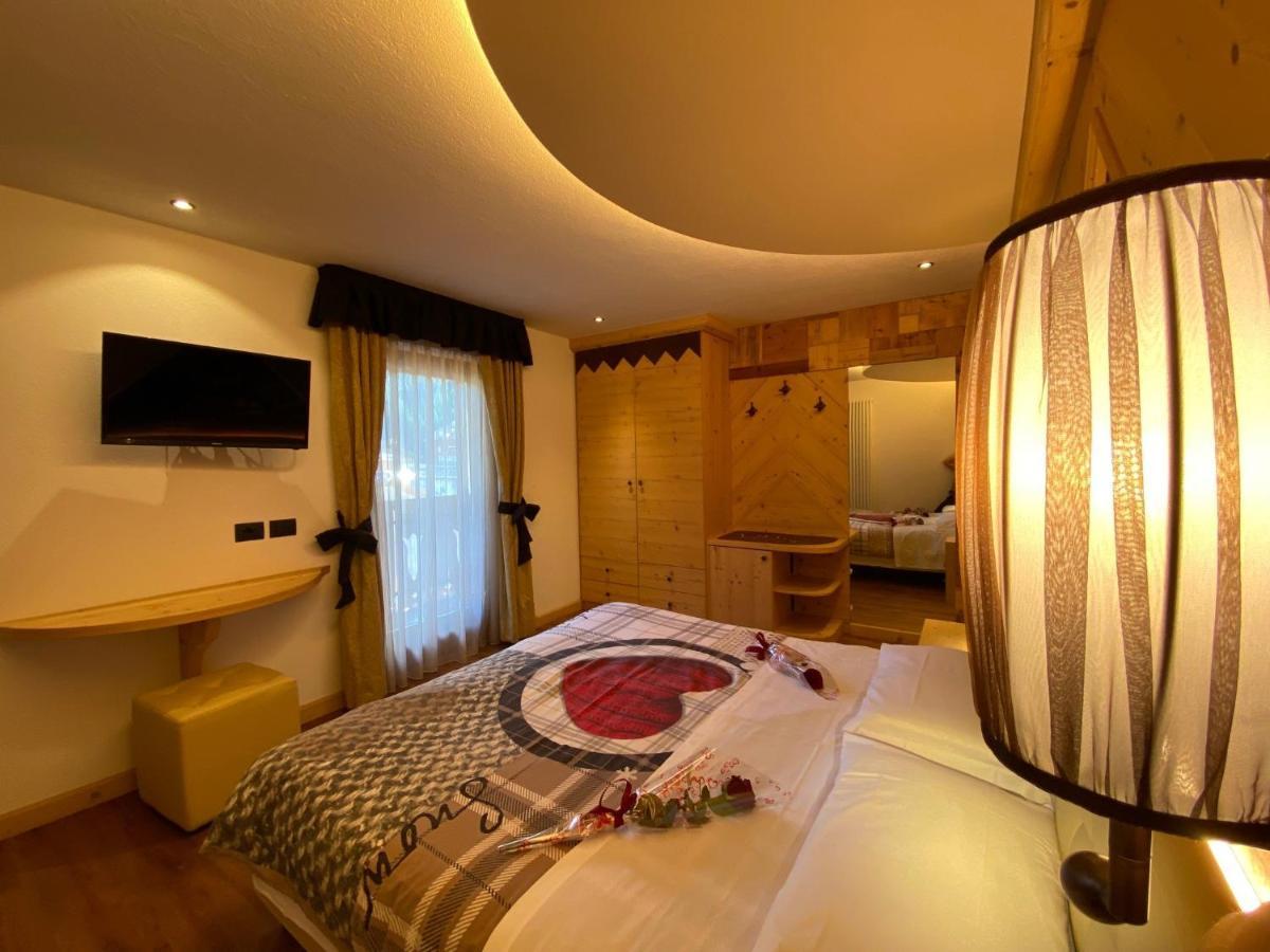 Hotel Laurino Pozza di Fassa Esterno foto