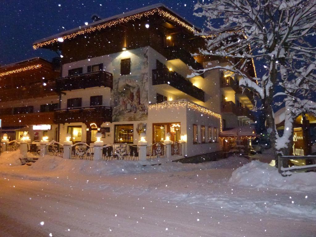 Hotel Laurino Pozza di Fassa Esterno foto