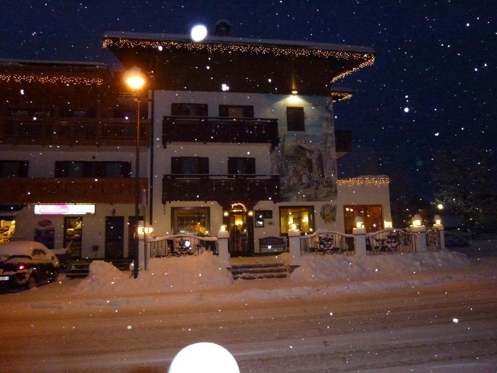 Hotel Laurino Pozza di Fassa Esterno foto