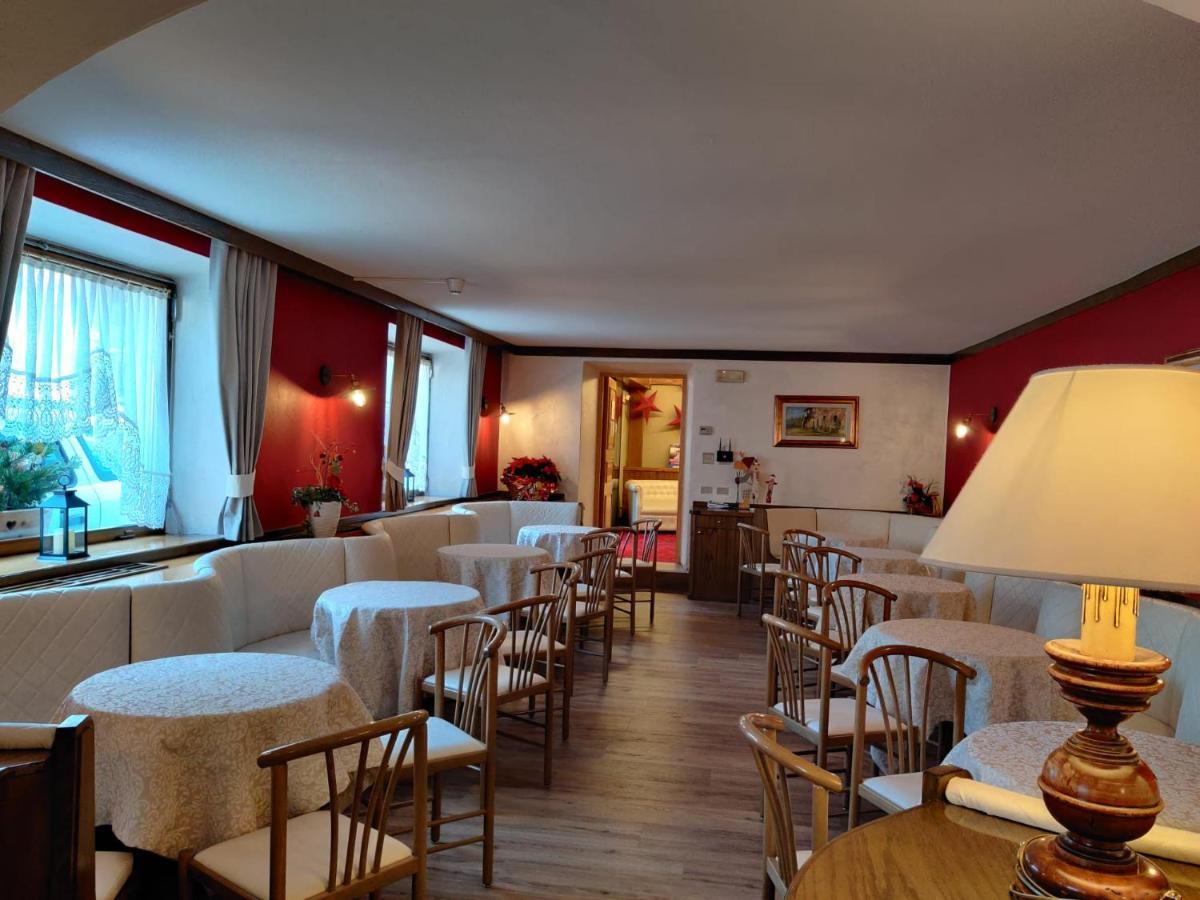 Hotel Laurino Pozza di Fassa Esterno foto