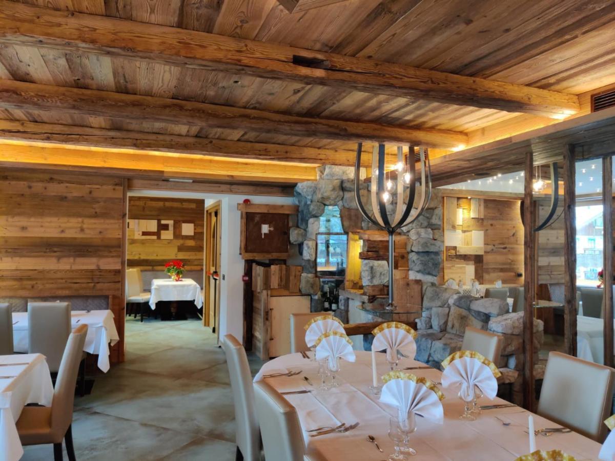 Hotel Laurino Pozza di Fassa Esterno foto
